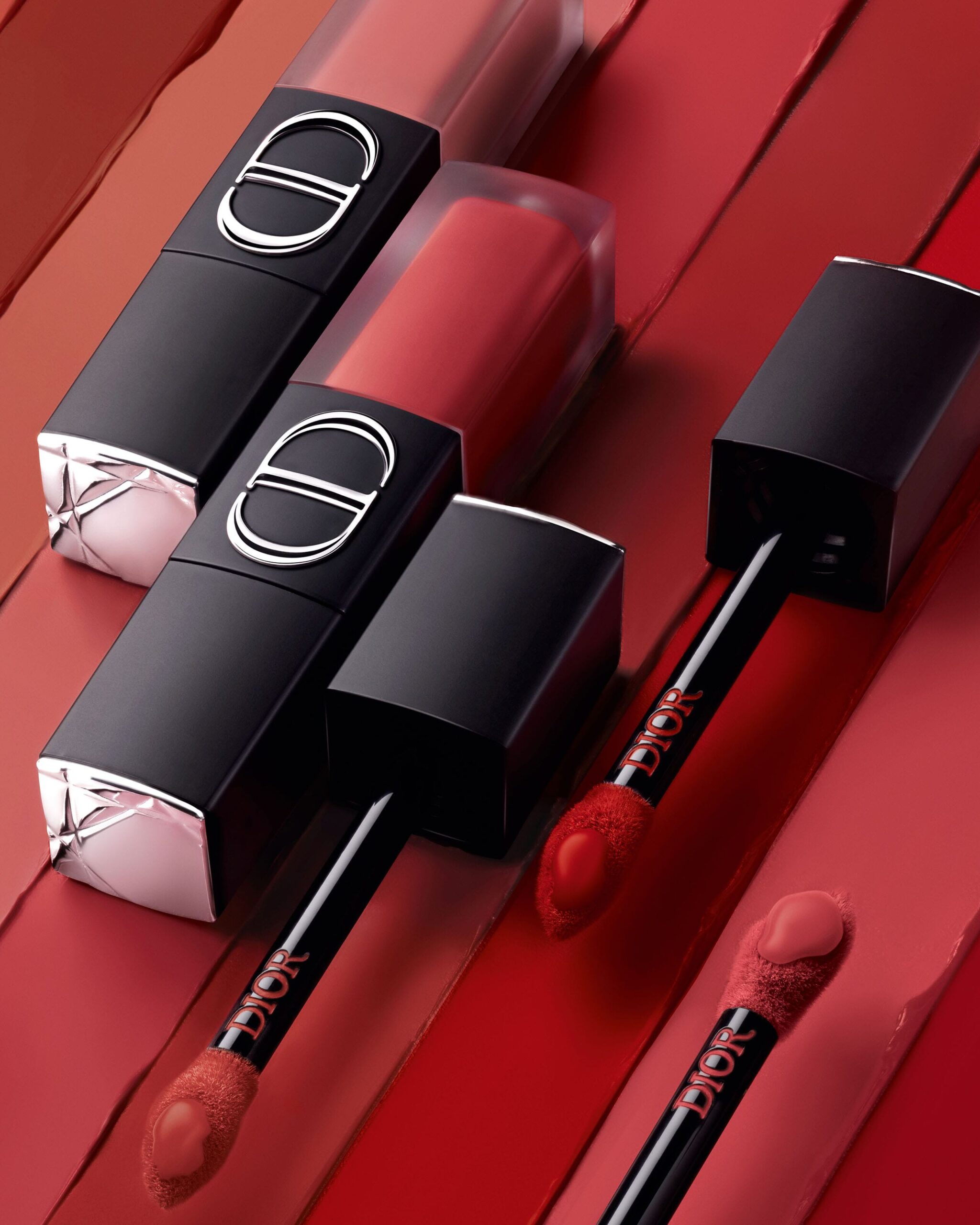 Leggero come una nuvola, intenso come un bacio: scopri il nuovo Rouge Dior